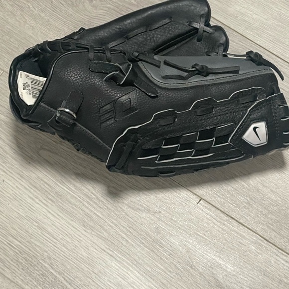 Nike Diamond Elite Black Softball Glove - Picture 2 of 7